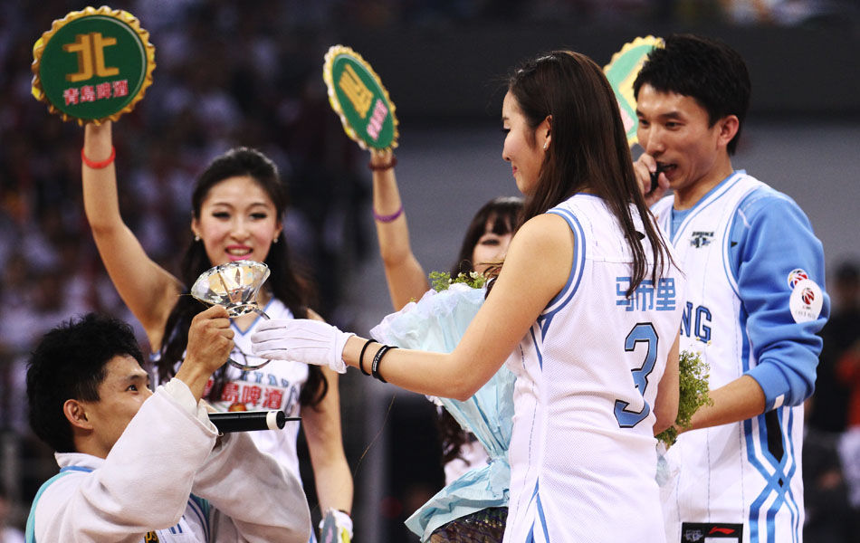 去年12月遭遇心脏骤停，博韦：我正在为一年内重返赛场而努力（博韦谈去岁12月心脏骤停：正全力争取一年内复出）