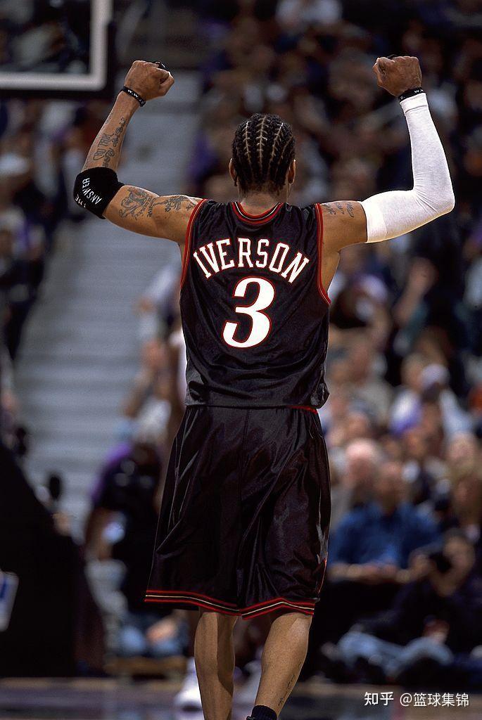 邮报：明年世界杯上下半场中段设强制补水时间，每次三分钟（邮报：明年世界杯每半场中段将设3分钟强制补水暂停）