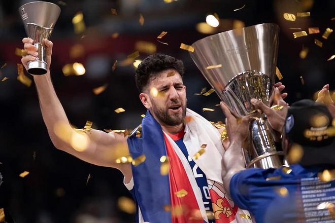 TA：利物浦冬窗签格伊可能性不大；与索博的续约谈判已开始（TA称利物浦冬窗引进格伊前景不乐观，已启动与索博的续约洽谈）