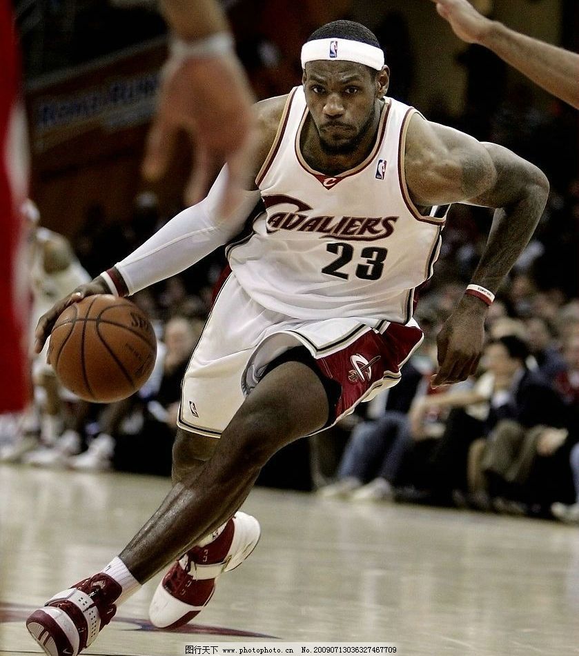 马德兴：海港队低调埋头干事，球迷不树敌，这是中超需要的（马德兴：海港低调专注，球迷不对立，这正是中超所需）