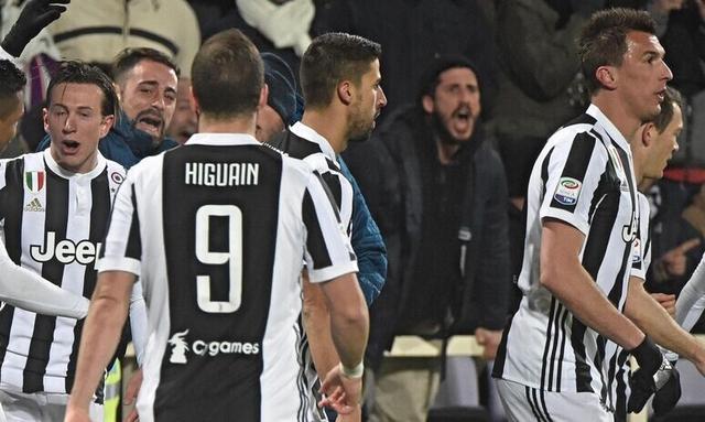 官方：沃尔夫斯堡体育总监申齐洛茨离任（沃尔夫斯堡官宣：体育总监申齐洛茨卸任）