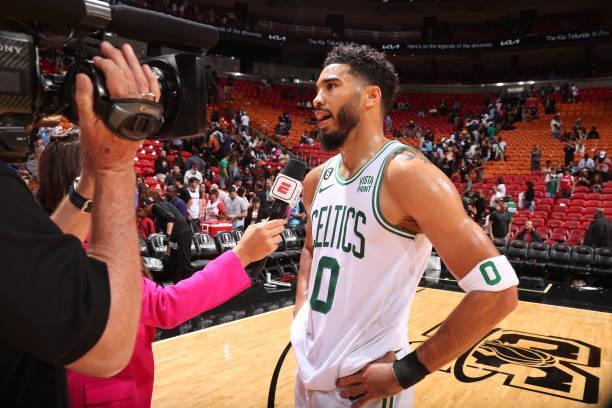 本赛季俱乐部双人组进球榜：凯恩+迪亚斯37球高居第一（俱乐部本季双人进球组合榜：凯恩与迪亚斯以37球领跑）