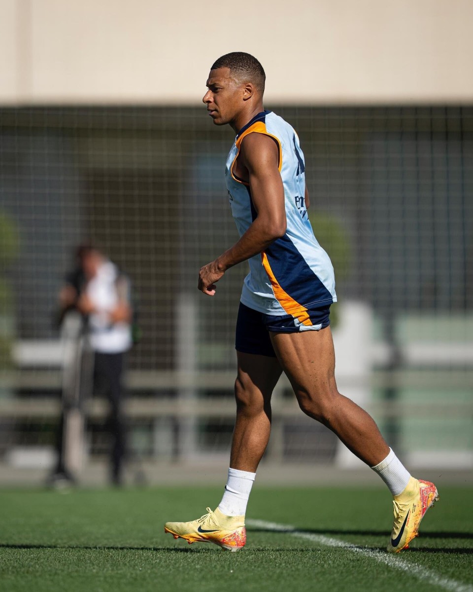 阿德巴约：过去4战我们场均只得108分左右，必须改变这一点（阿德巴约：近四战球队场均仅108分，必须改善进攻表现）