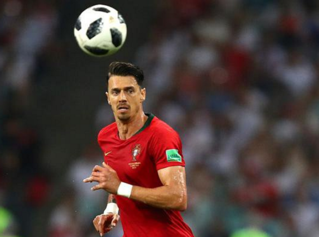 雷吉·米勒：增加四分球会搞乱纪录，如果我是库里肯定会不爽（雷吉·米勒：四分球会扰乱历史纪录，换作库里也难免不满）